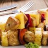 brochetas pollo y piña